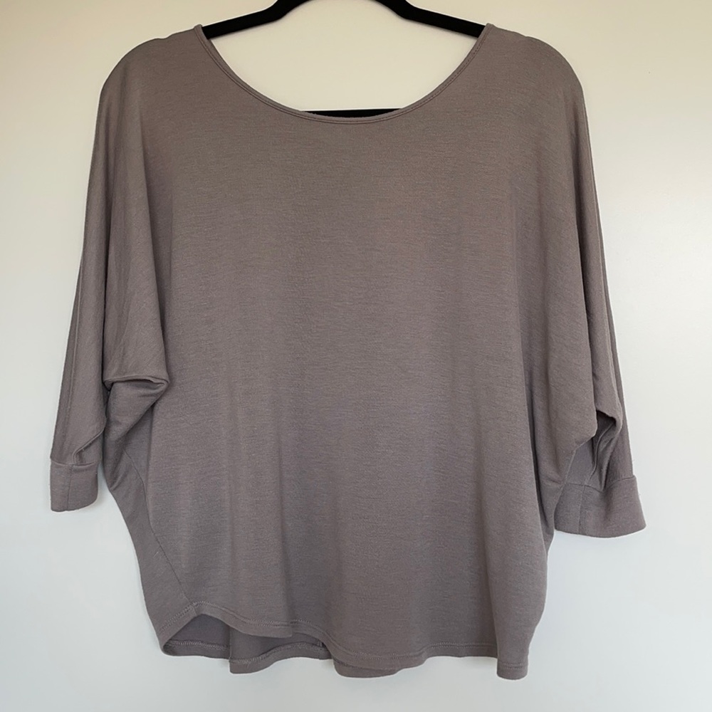 ✨3/$10✨ grey/purple flowy top